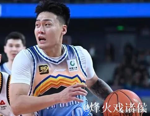 威尔斯空接暴扣,辽宁大比分领先广厦 威尔斯空接暴扣,辽宁大比分领先广厦